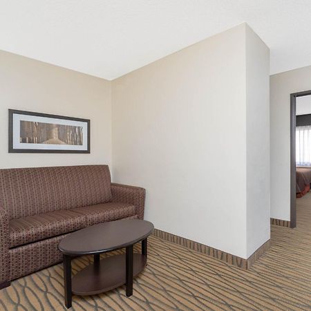 Aspen Hotel Rogers Formerly Americ Inn Esterno foto